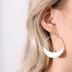Køb Moon Stud Hoops | Fri Fragt | Tidløst Dansk Design