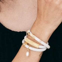 Pearl drop white, black ruth silver